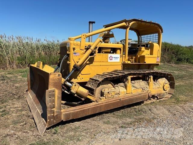 CAT  Dozers - Tratores rastos