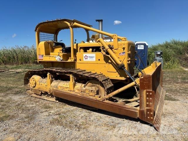 CAT  Dozers - Tratores rastos