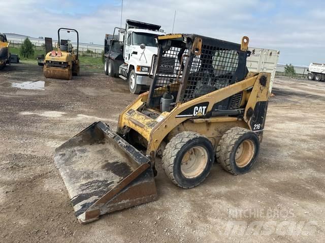 CAT 216 Minicarregadeiras