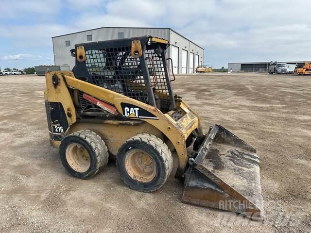CAT 216 Minicarregadeiras