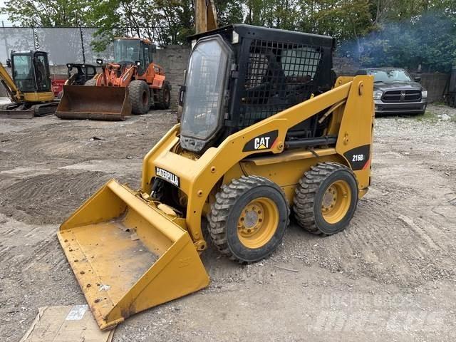 CAT 216B3 Minicarregadeiras