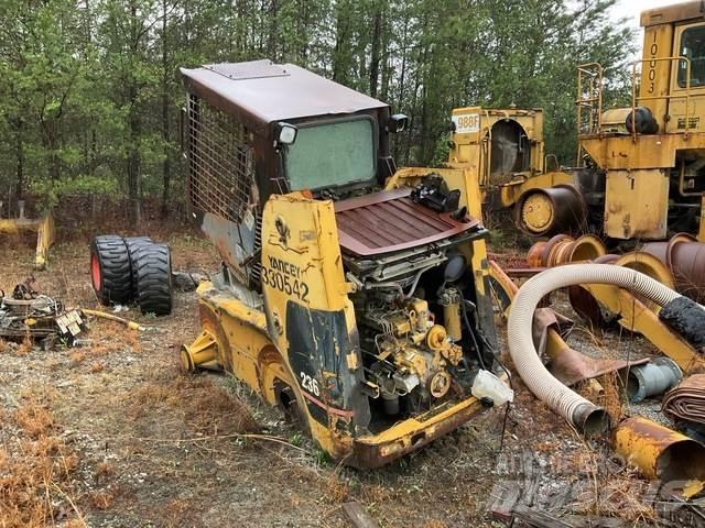 CAT 236 Minicarregadeiras
