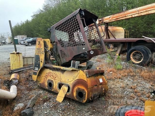 CAT 236 Minicarregadeiras