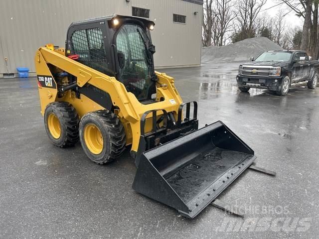 CAT 236D Minicarregadeiras