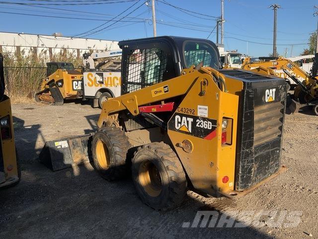 CAT 236D Minicarregadeiras