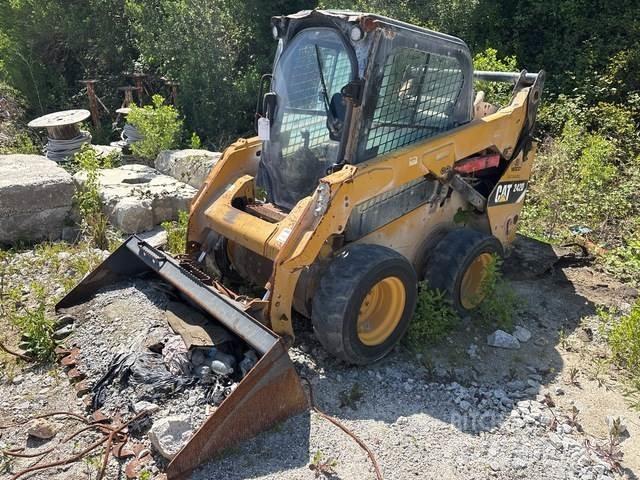 CAT 242D Minicarregadeiras