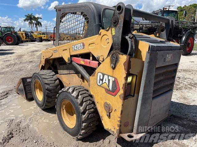 CAT 242D3 Minicarregadeiras