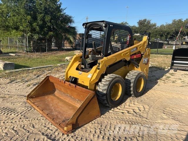 CAT 242D3 Minicarregadeiras