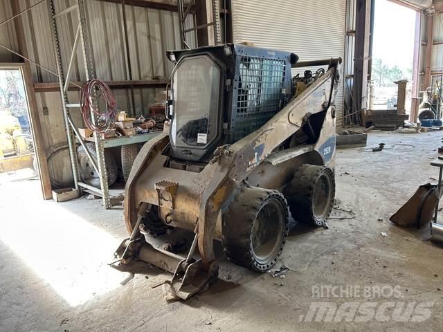 CAT 252B Minicarregadeiras