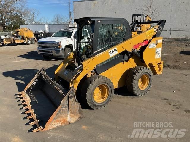 CAT 272D2 Minicarregadeiras