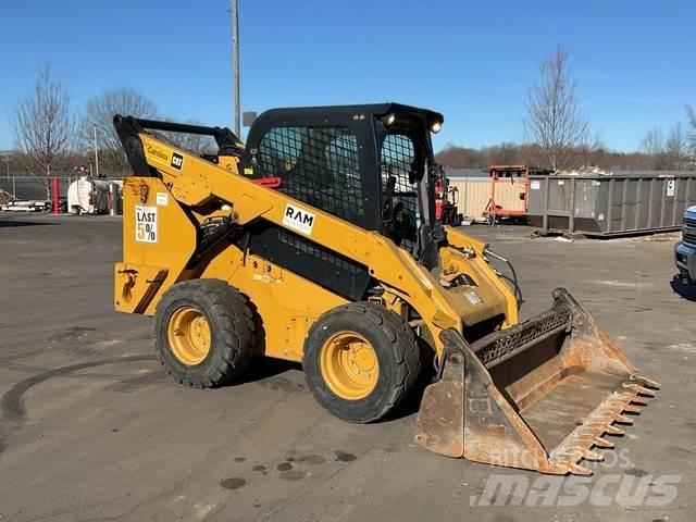 CAT 272D2 Minicarregadeiras