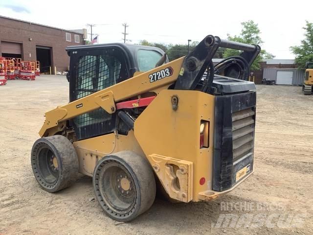 CAT 272D3 Minicarregadeiras