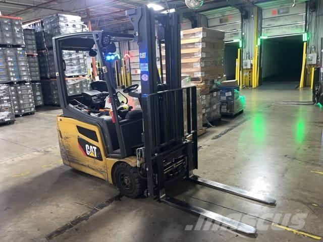 CAT 2ET3000 Empilhadores eléctricos