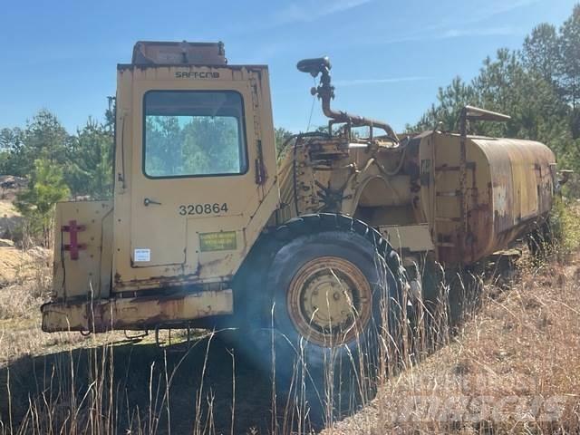 CAT 613B Auto-tanques