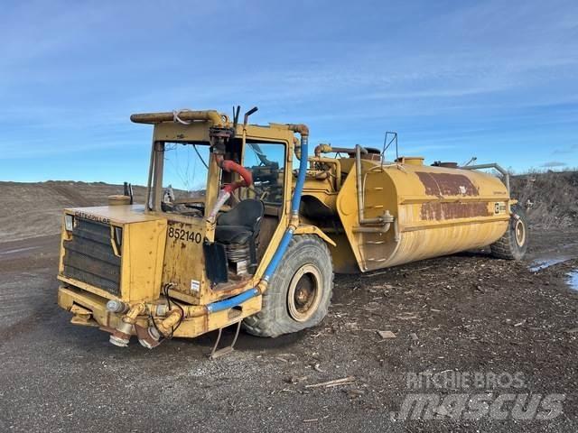 CAT 613B Auto-tanques