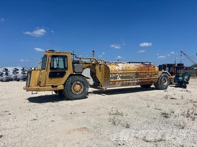 CAT 613C Auto-tanques