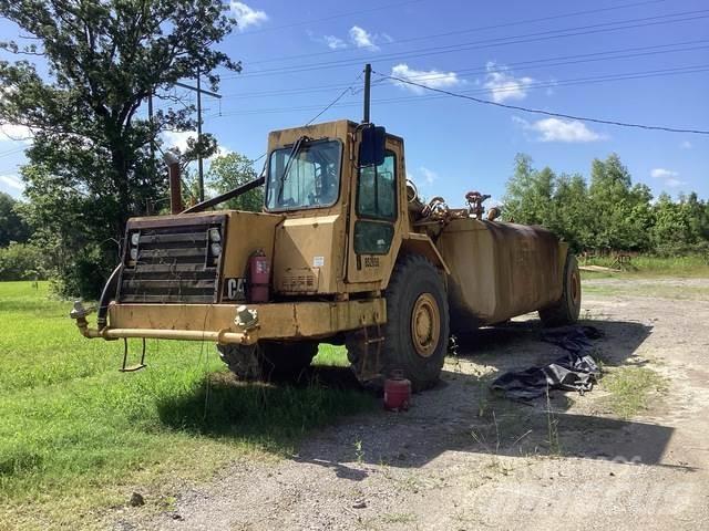 CAT 615C Auto-tanques
