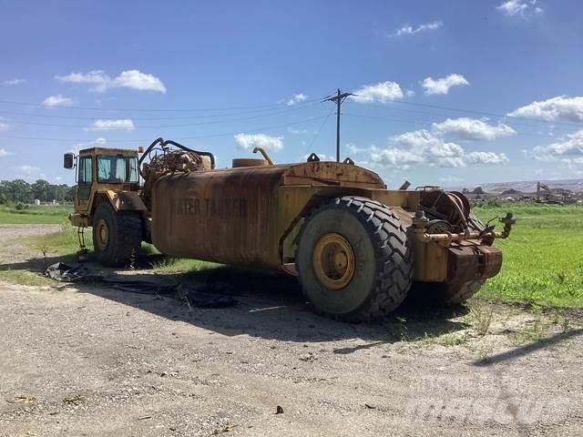 CAT 615C Auto-tanques