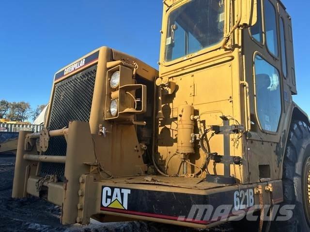 CAT 621B Raspadores