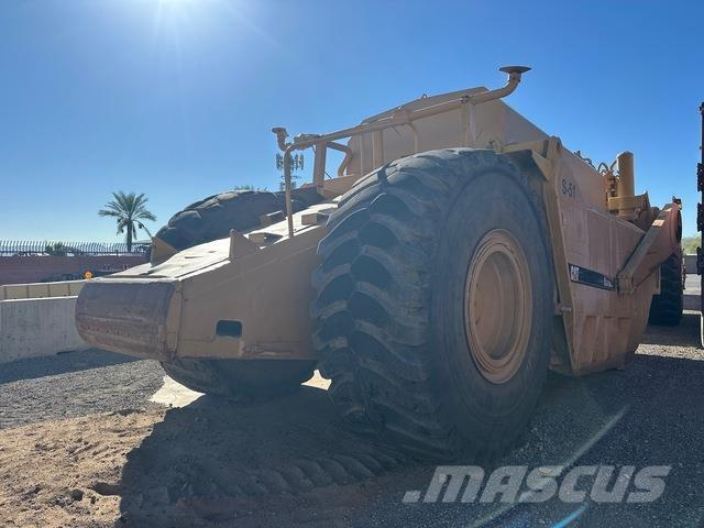 CAT 651B Auto-tanques