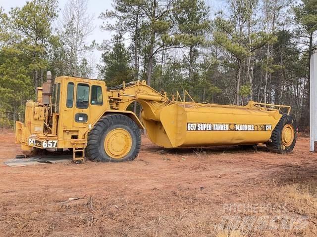 CAT 657 Auto-tanques