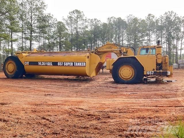 CAT 657 Auto-tanques