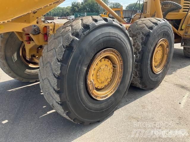 CAT 725 Caminhões articulados