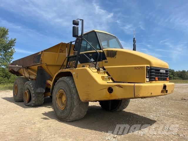 CAT 740 Caminhões articulados