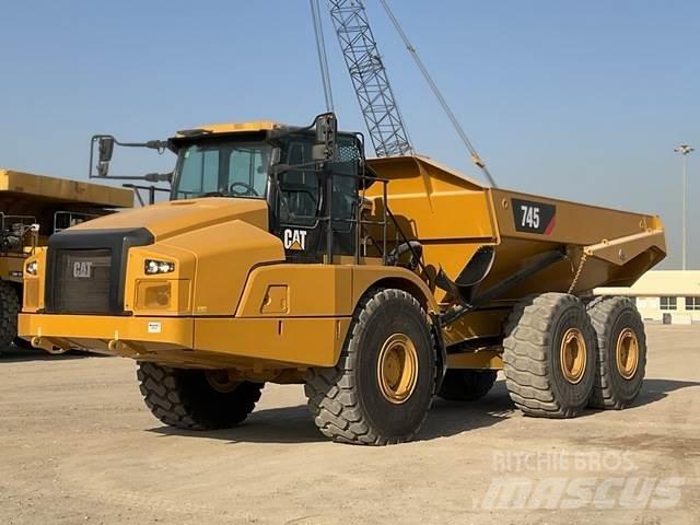 CAT 745 Caminhões articulados