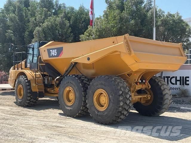 CAT 745 Caminhões articulados