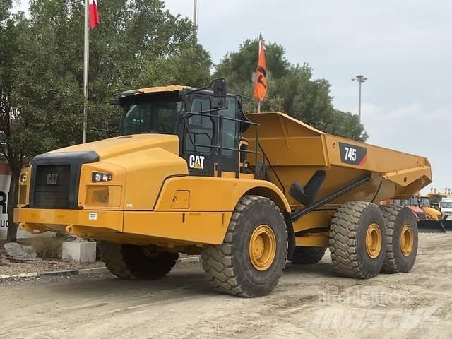 CAT 745 Caminhões articulados