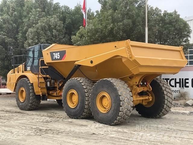 CAT 745 Caminhões articulados