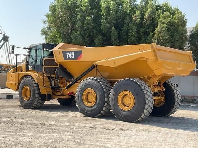 CAT 745 Caminhões articulados