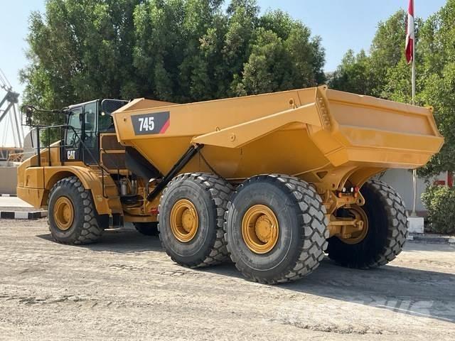 CAT 745 Caminhões articulados