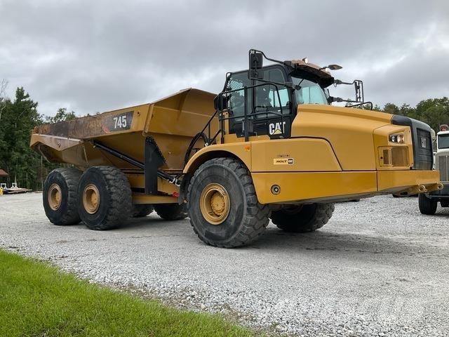 CAT 745 Caminhões articulados