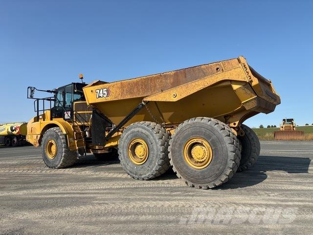 CAT 745 Caminhões articulados
