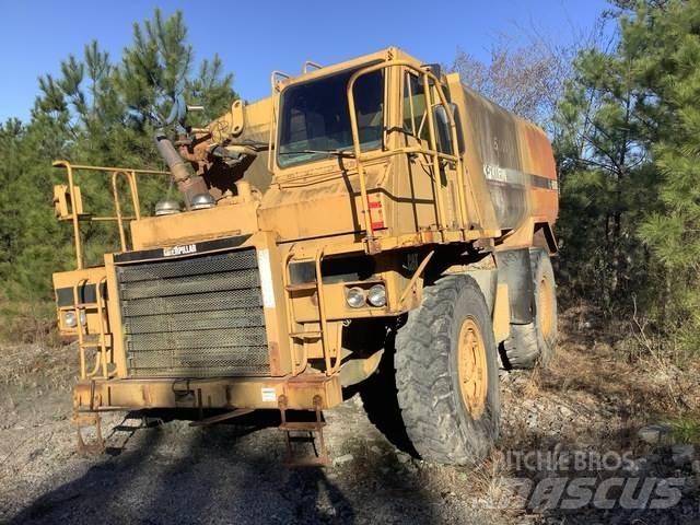 CAT 769C Auto-tanques