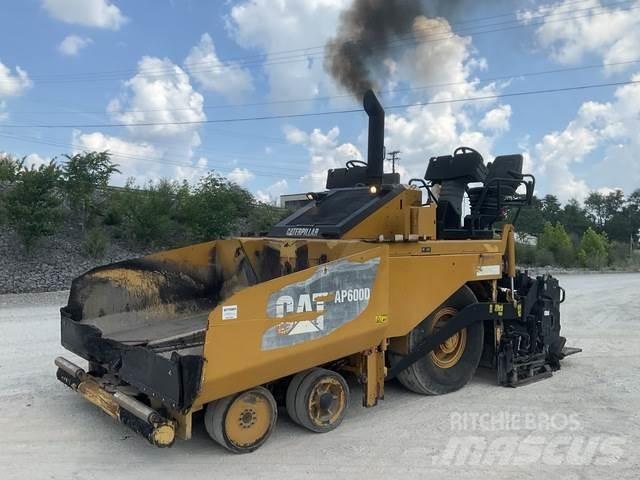 CAT AP-600D Espalhadoras de asfalto