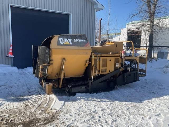 CAT AP255E Espalhadoras de asfalto