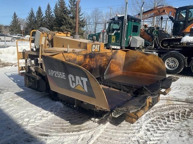CAT AP255E Espalhadoras de asfalto