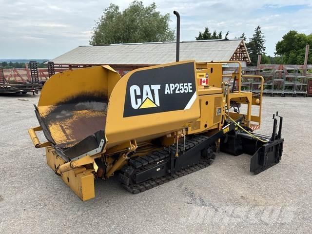 CAT AP255E Espalhadoras de asfalto