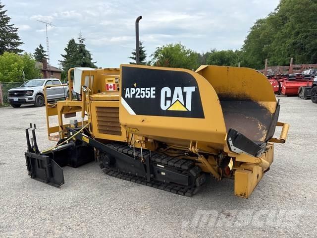 CAT AP255E Espalhadoras de asfalto