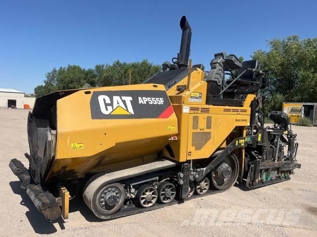 CAT AP555F Espalhadoras de asfalto
