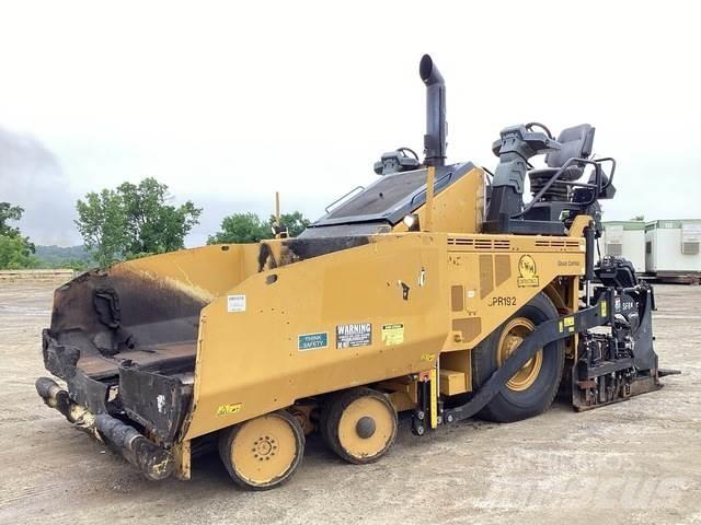 CAT AP600F Espalhadoras de asfalto