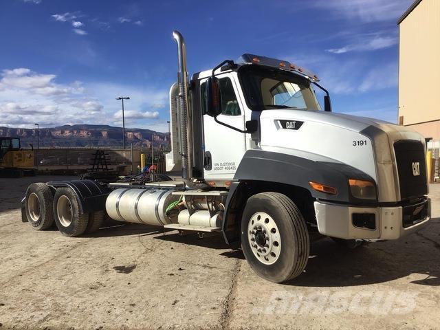 CAT CT660 Cavalos Mecânicos