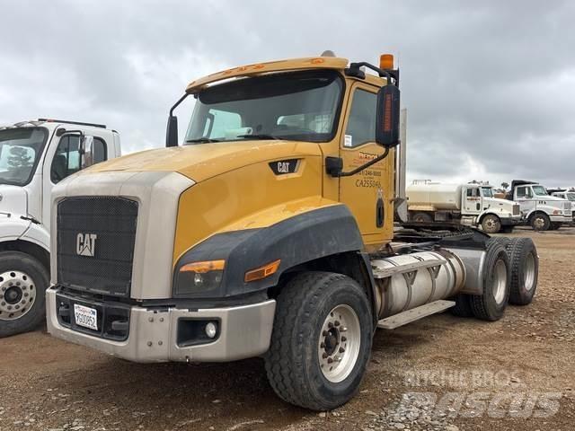 CAT CT660S Cavalos Mecânicos