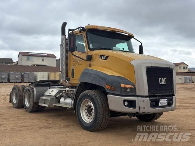 CAT CT660S Cavalos Mecânicos