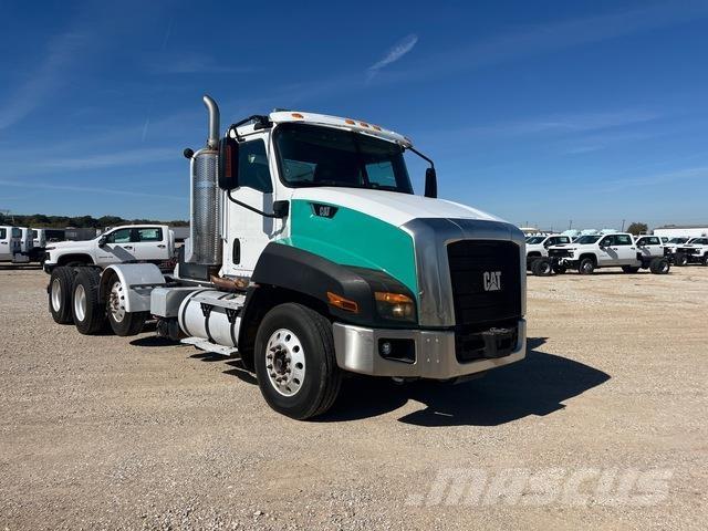 CAT CT660S Cavalos Mecânicos