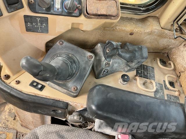 CAT D10R Dozers - Tratores rastos