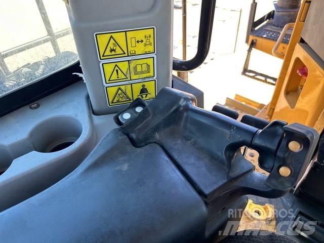 CAT D10T2 Dozers - Tratores rastos